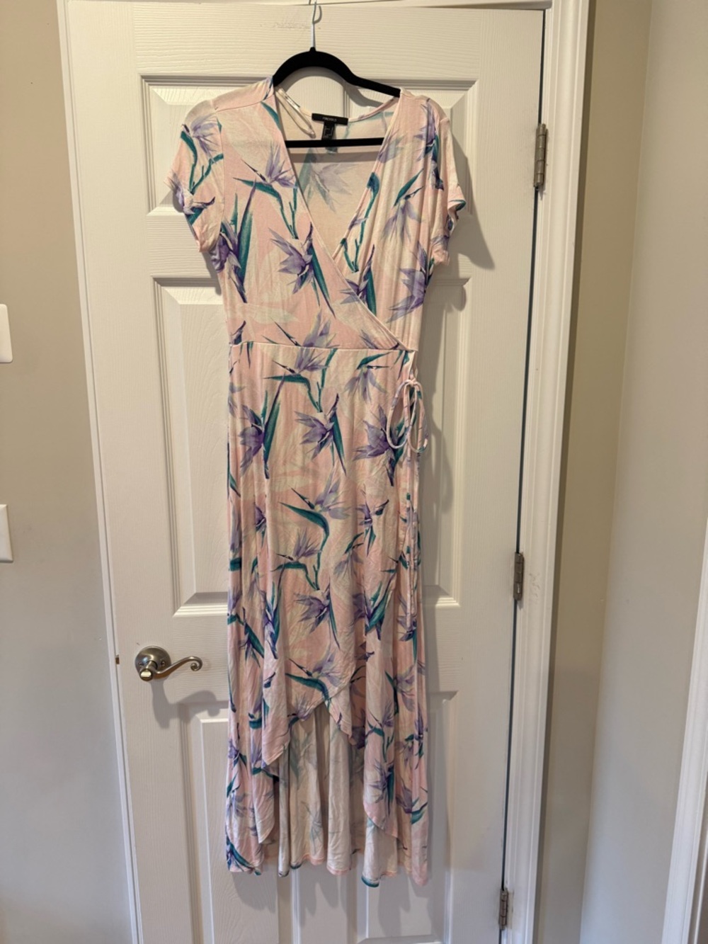 Floral High-Low Wrap Dress ** Bundle 5+ items and name your offer!!! 💖💞